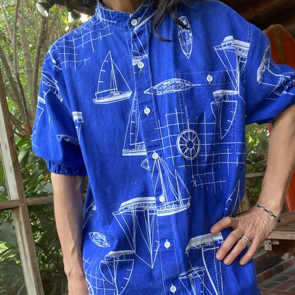 Reworked men’s Sun Country XL nautical blue and white print, short sleeve top. - Picture 4 of 10
